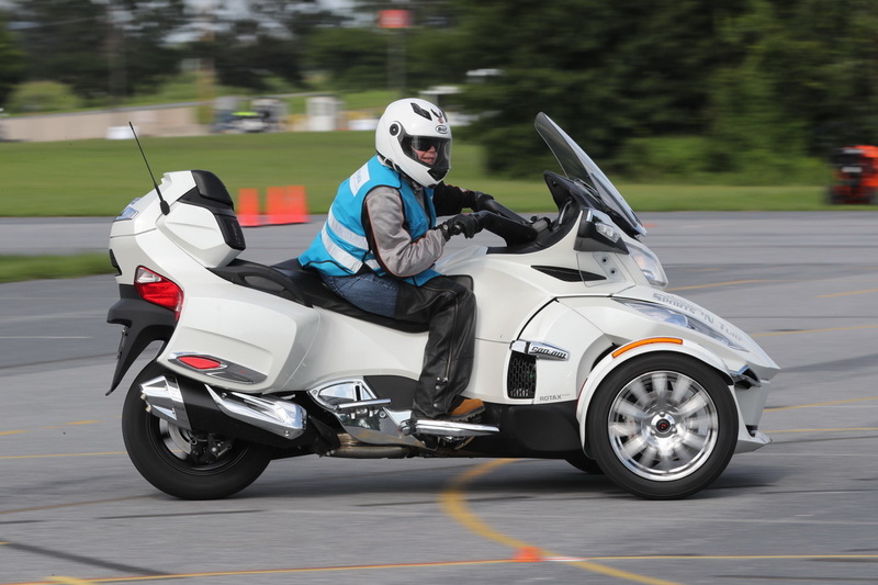 spyder three wheel motorcycle